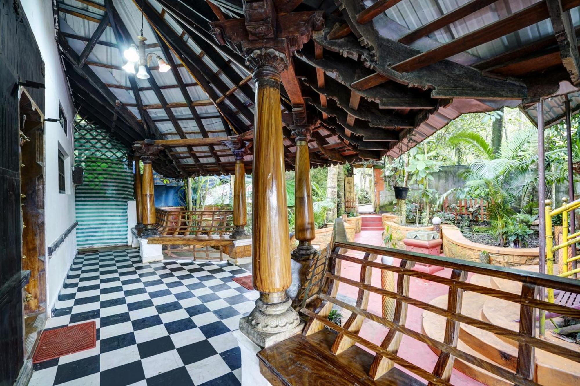 Oyo Flagship Meadow View Inn Thekkady Εξωτερικό φωτογραφία